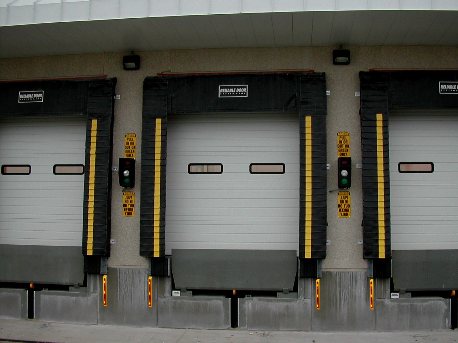Truck bumper guide shop lights